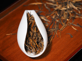 Imperial Dianhong Black Tea showcasing premium pure single buds