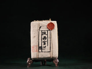 On Taoism (Jingtai Hao) Master-Crafted Jingyang Golden Flower Fubrick 500g, showing the exquisite packaging seal.