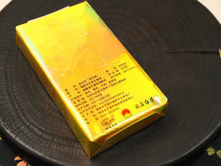 Back label of Gold Brick 2012 Fuding White Peony 500g brick wrapper: white peony tea, 500g, GB/T 31751 standard, pressed June 2017.