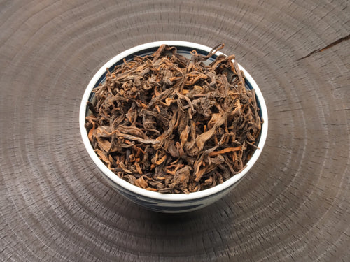 Pu-erh maturo intenso Bulang Mountain 2024 in foglia sfusa