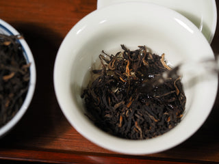 Steeping Vintage 2023 Premium Dianhong Black Tea in a gaiwan
