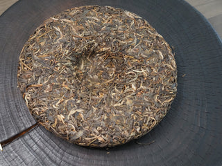 2020 Dazhai Ancient Tree Raw Pu-erh Tea Cake – Detailed Leaf Texture Showing Hand-Picked One Bud Two Leaves Craftsmanship
