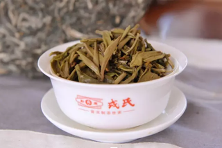 Steeped tea leaves (Ye Di) of 2006 Qiaomu Wang showing excellent aging and leaf integrity.