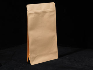 Vertical stand up kraft paper tea bag for efficient shelf display