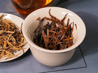 Texture of brewed Golden Buds Classic Dianhong pure single buds