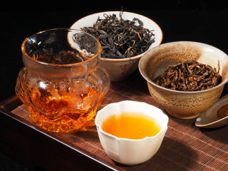 Full presentation of brewed Ancient Tree Dianhong Black Tea set