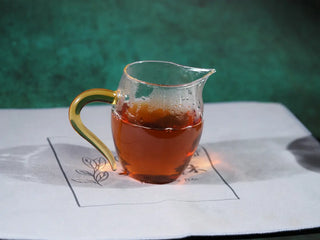 Master-Crafted Jingtai Hao Fucha served Gongfu style, showcasing the bright, appealing tea liquor.