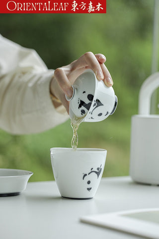 White Porcelain Gaiwan - Hand-painted Panda Theme