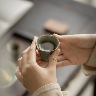 Yaozhou Fırını Celadon Lobeli Çay Bardağı | Vintage Gongfu Çay Bardağı